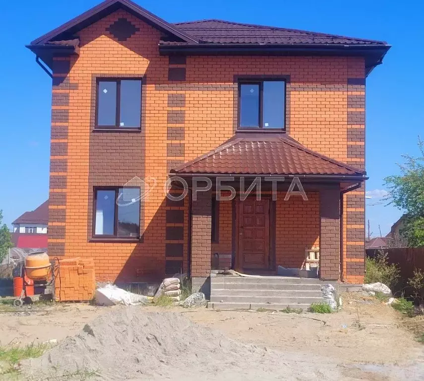 Дом в Тюменская область, Тюмень ул. Анатолия Секисова, 43 (180 м) - Фото 0