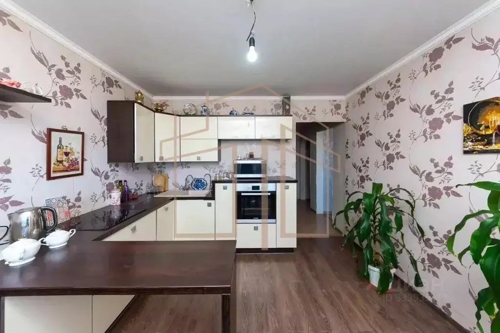 3-к кв. Тюменская область, Тюмень ул. Николая Семенова, 27 (90.2 м) - Фото 1