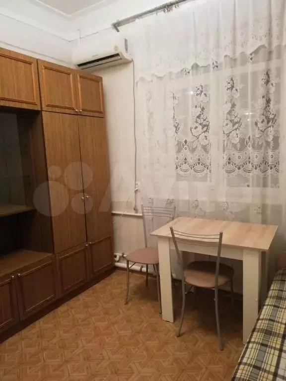 Комната 12 м в 9-к., 1/3 эт. - Фото 1