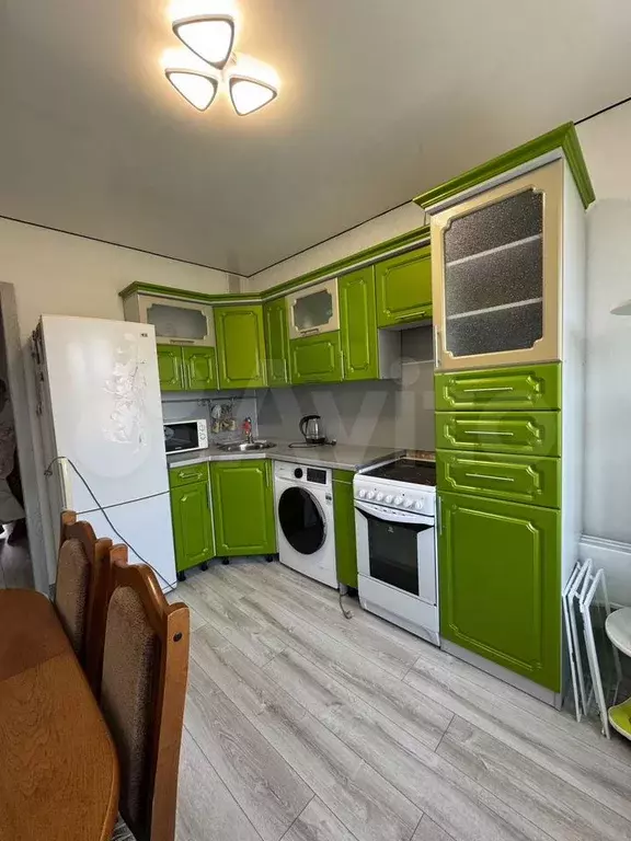 1-к. квартира, 37 м, 4/10 эт. - Фото 0