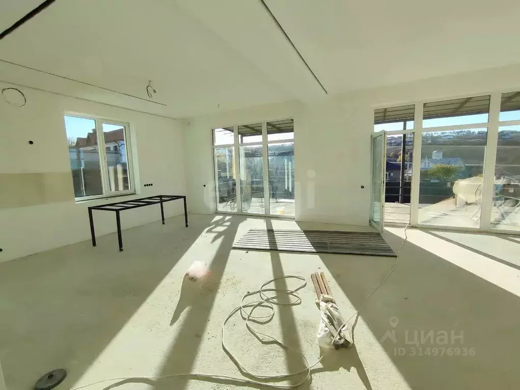 Дом в Крым, Симферопольский район, Добровское с/пос, с. Пионерское ул. ... - Фото 2