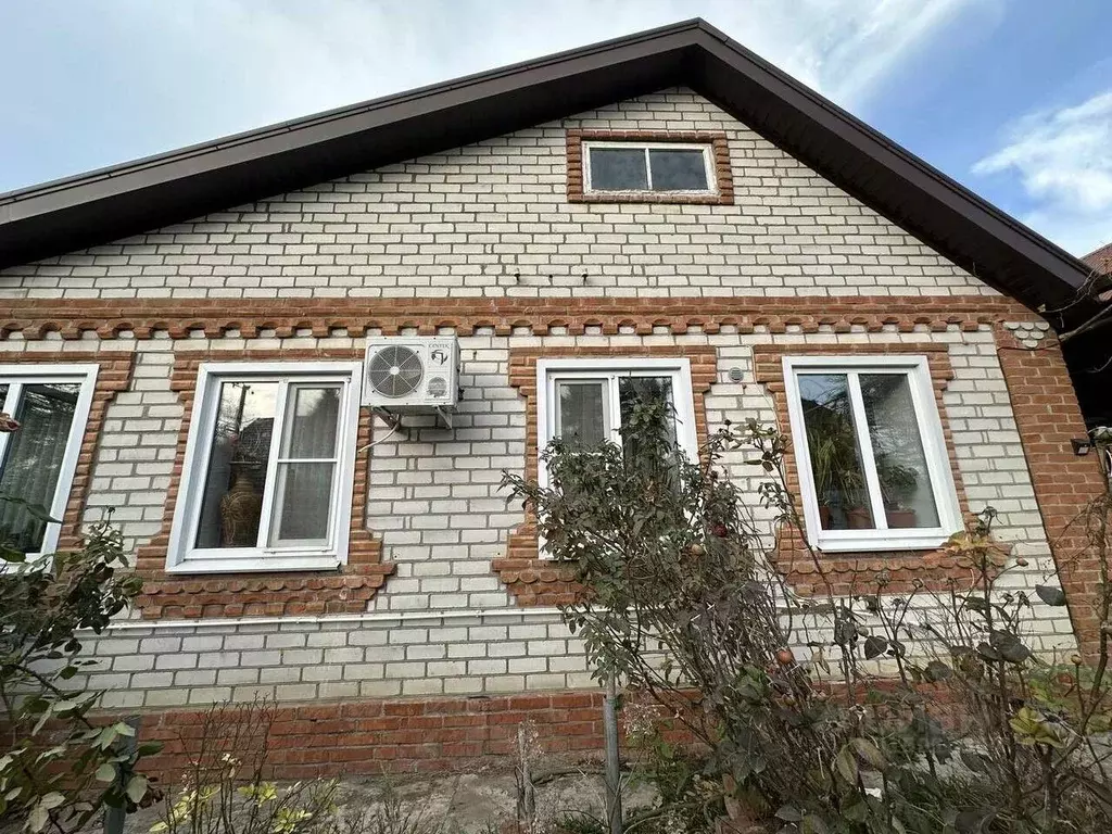 Дом в Краснодарский край, Динской район, Новотитаровская ст-ца ул. ... - Фото 1