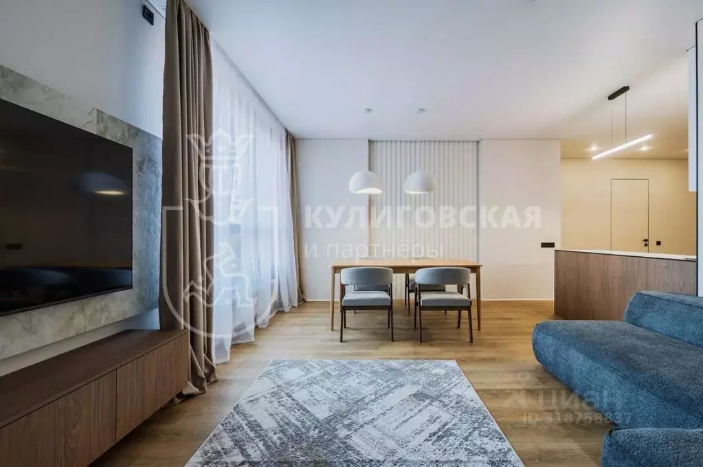 3-к кв. Свердловская область, Екатеринбург ул. Нагорная, 16 (98.2 м) - Фото 0