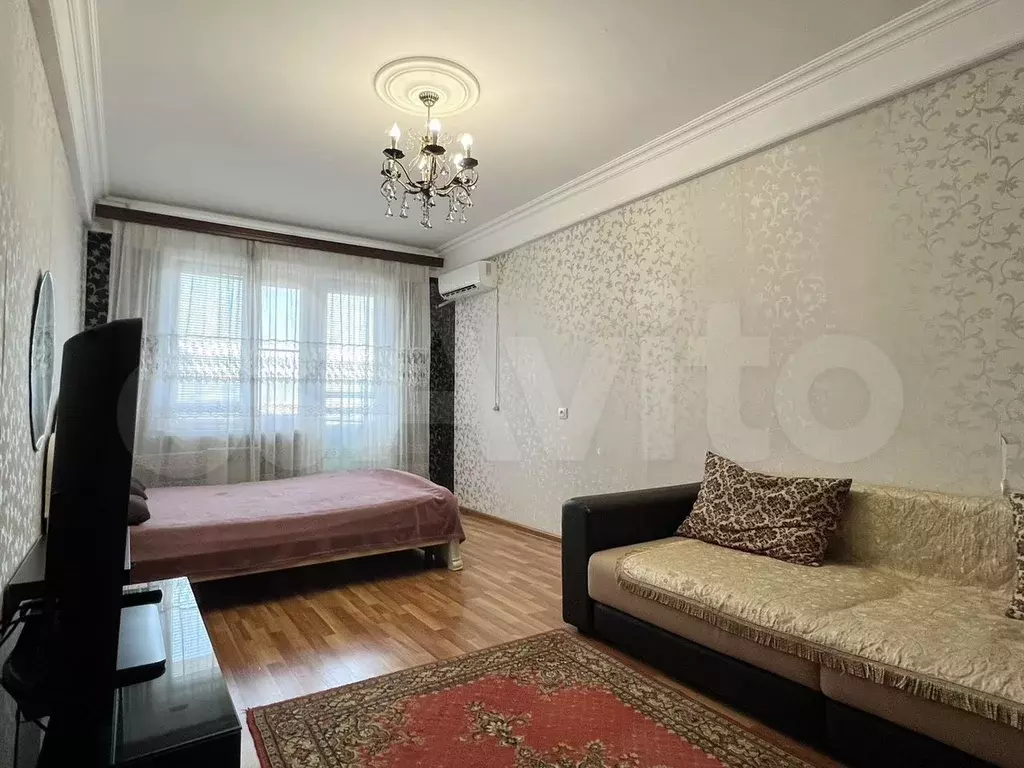 1-к. квартира, 50 м, 8/10 эт. - Фото 1