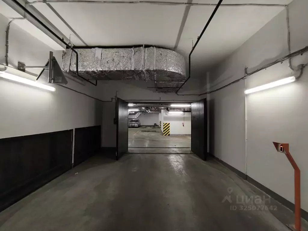 Гараж в Москва ул. Дмитрия Ульянова, 47 (14 м) - Фото 1