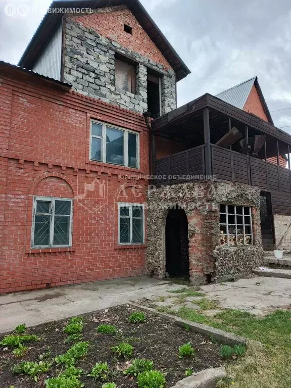 Дом в Кемерово, 3-я Сосновая улица (728 м) - Фото 1