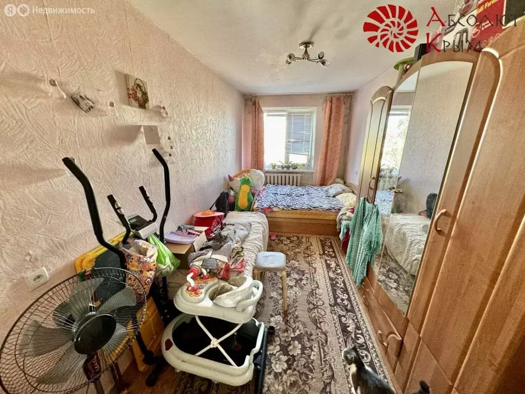 3-комнатная квартира: Феодосия, улица Чкалова, 173 (58.8 м) - Фото 1