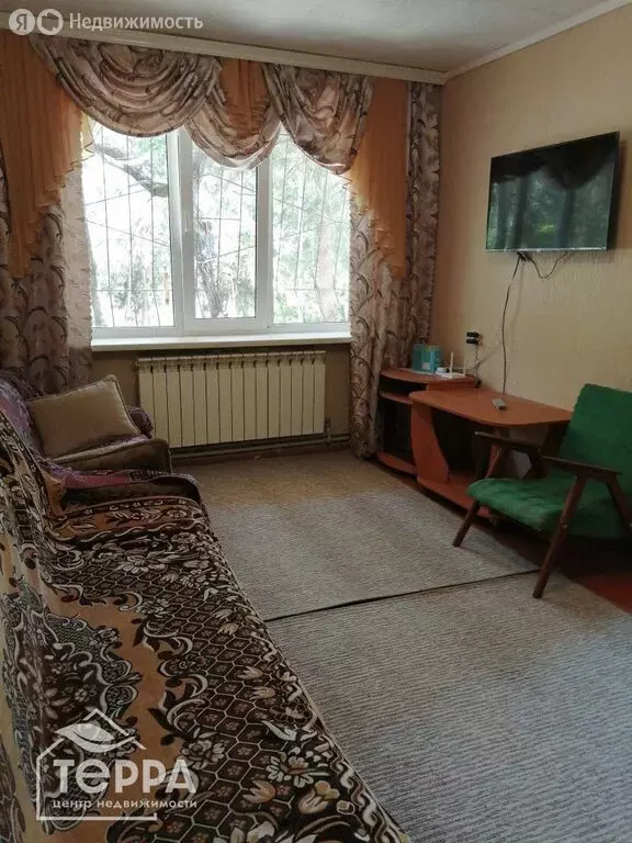 3-комнатная квартира: Черноморское, улица Чапаева, 8 (42 м) - Фото 0