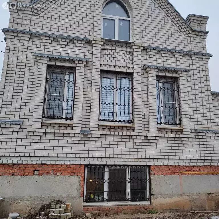 Дом в Энгельс, улица Достоевского, 99 (180 м) - Фото 1