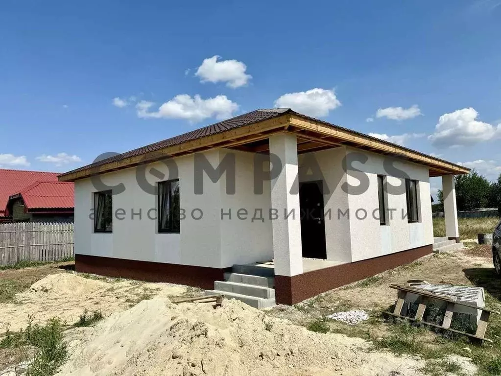 Дом в Белгородская область, Корочанский район, Мелиховское с/пос, с. ... - Фото 1