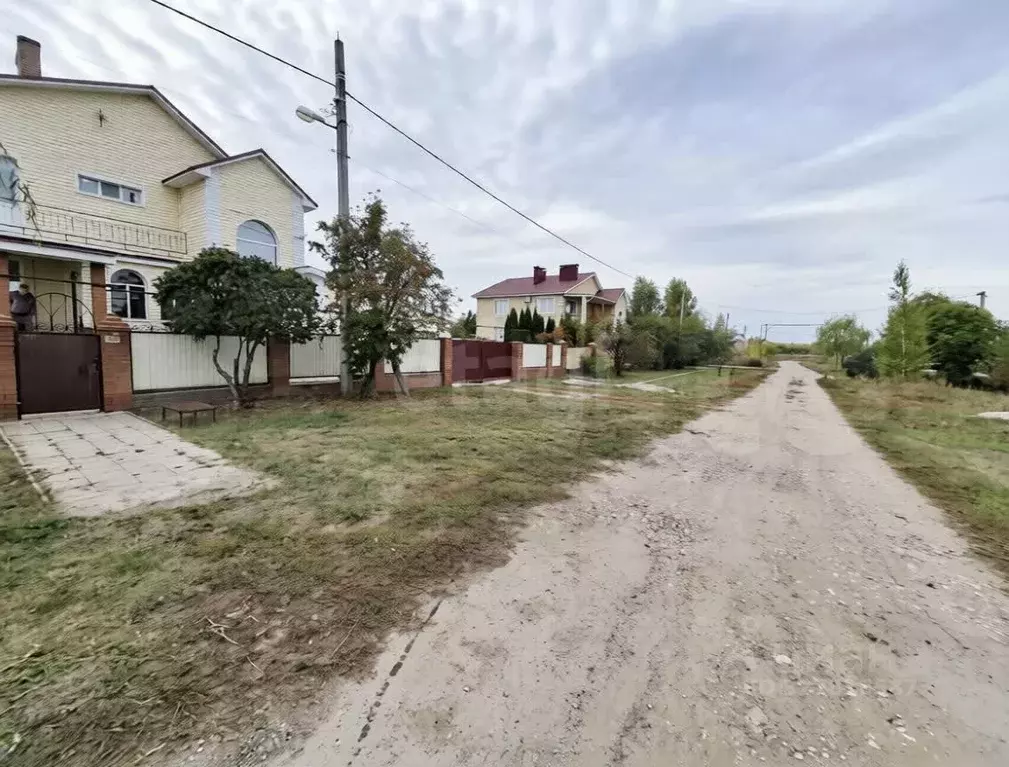Дом в Самарская область, Кинель-Черкассы с/пос, с. Алтухово ул. ... - Фото 1