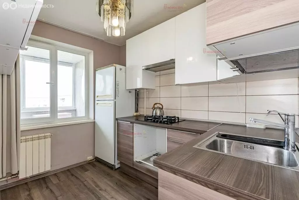 2-комнатная квартира: Екатеринбург, улица Чкалова, 137 (48 м) - Фото 1