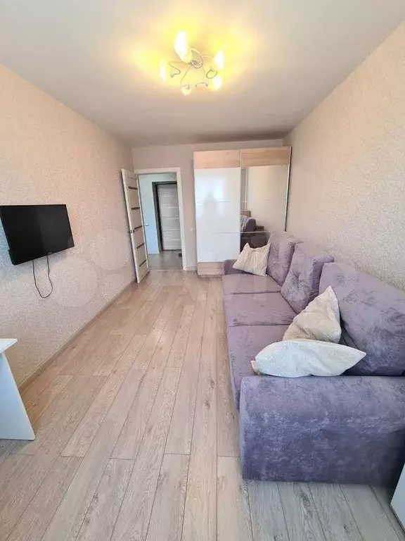 1-к. квартира, 42 м, 2/10 эт. - Фото 1