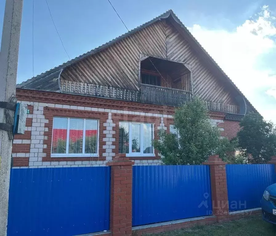 Дом в Башкортостан, Кушнаренковский сельсовет, с. Кушнаренково ул. ... - Фото 1