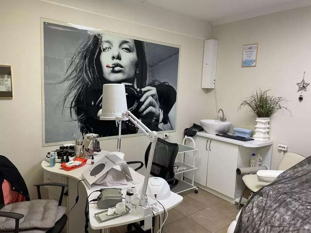 Помещение свободного назначения в Красноярский край, Ачинск 8-й мкр, ... - Фото 2