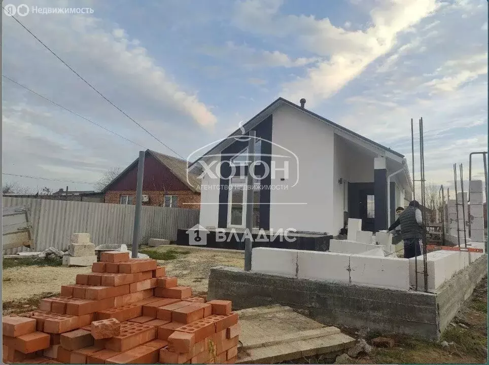 Дом в село Троицкое, улица Ахматовой (110 м) - Фото 1