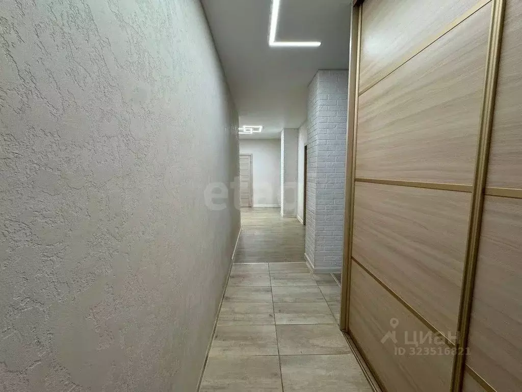 3-к кв. Челябинская область, Челябинск ул. Братьев Кашириных, 78А ... - Фото 2