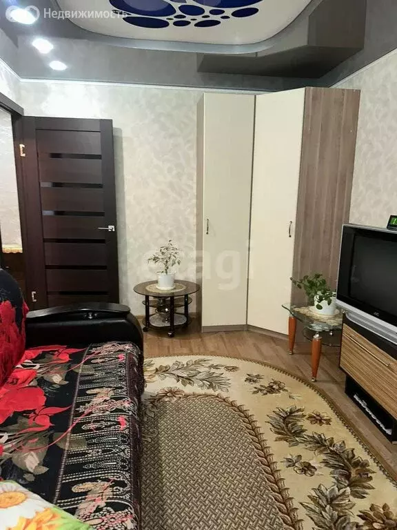 3-комнатная квартира: Нижнекамск, проспект Химиков, 82Б (60 м) - Фото 1