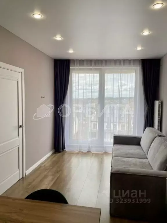 1-к кв. Тюменская область, Тюмень ул. Фармана Салманова, 3 (34.0 м) - Фото 2