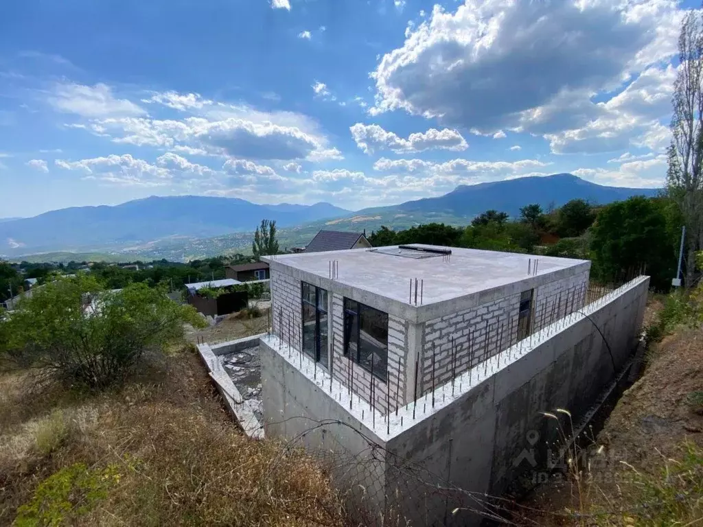 Дом в Крым, Алушта муниципальный округ, с. Лучистое ул. Горная (96 м) - Фото 2