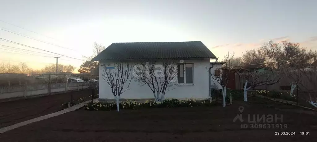 Дом в Крым, Сакский район, с. Фрунзе ул. Октябрьская (71 м) - Фото 1