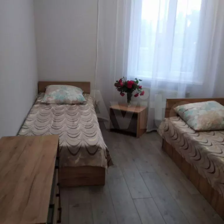 Комната 90 м в 3-к., 1/2 эт. - Фото 1