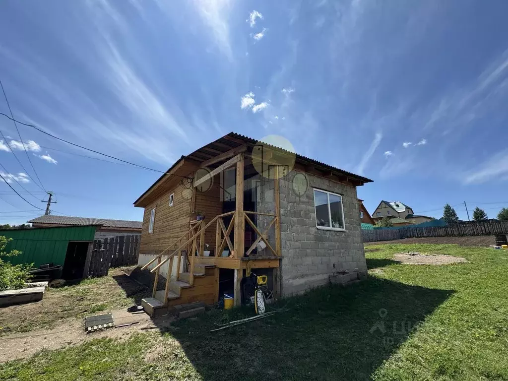 Дом в Иркутская область, Иркутский муниципальный округ, д. Карлук ул. ... - Фото 1