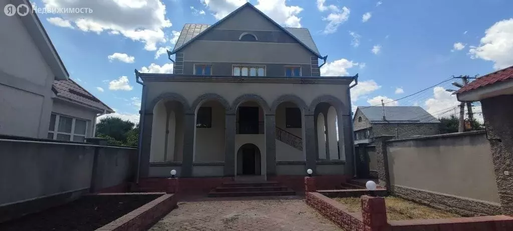 Дом в Симферополь, Баррикадная улица, 47 (650 м) - Фото 1