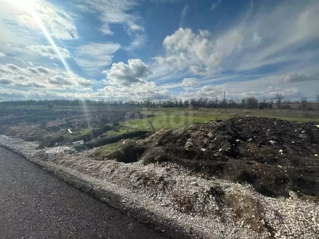 Участок в Крым, Симферопольский район, с. Мирное  (6.0 сот.) - Фото 0