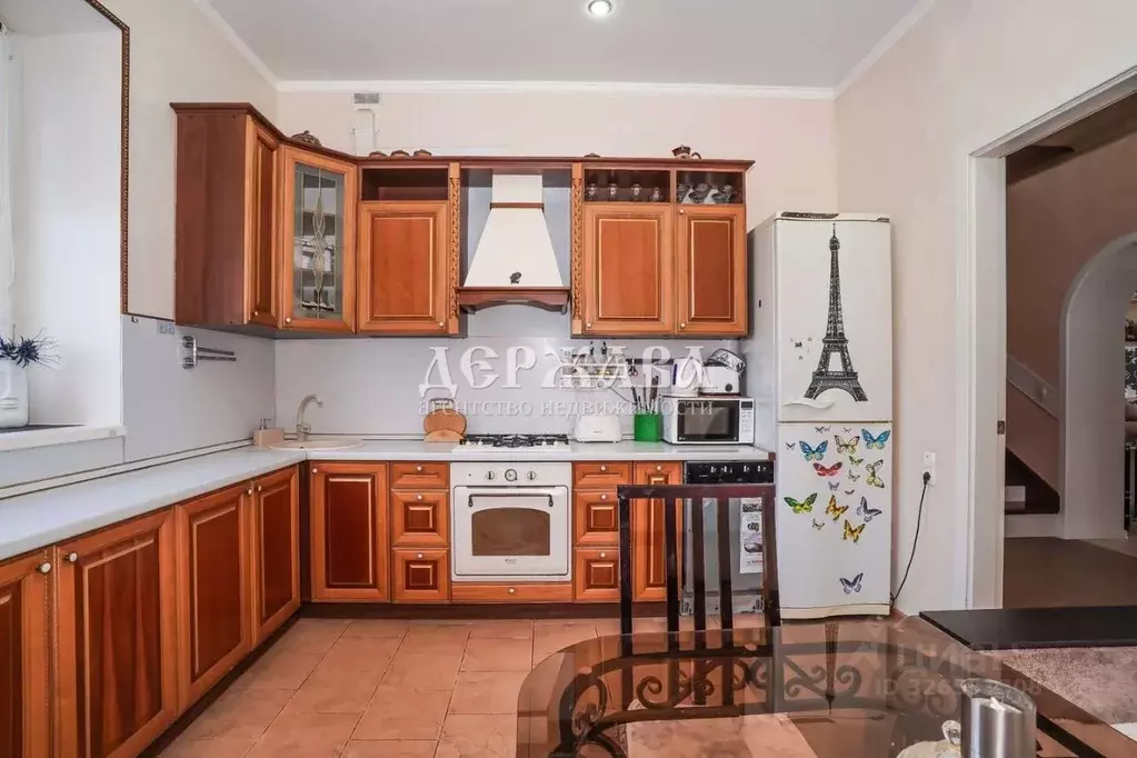 Коттедж в Белгородская область, Старый Оскол Спасская ул. (262 м) - Фото 1