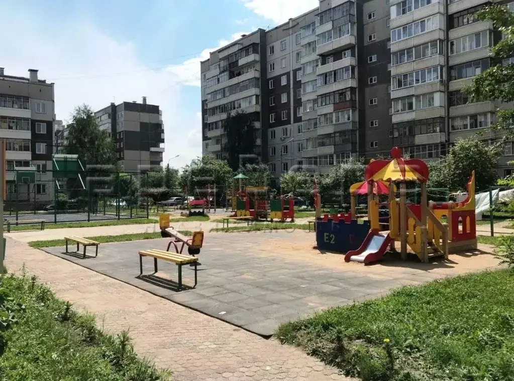 3-к кв. Красноярский край, Красноярск Северный мкр, пер. ... - Фото 0