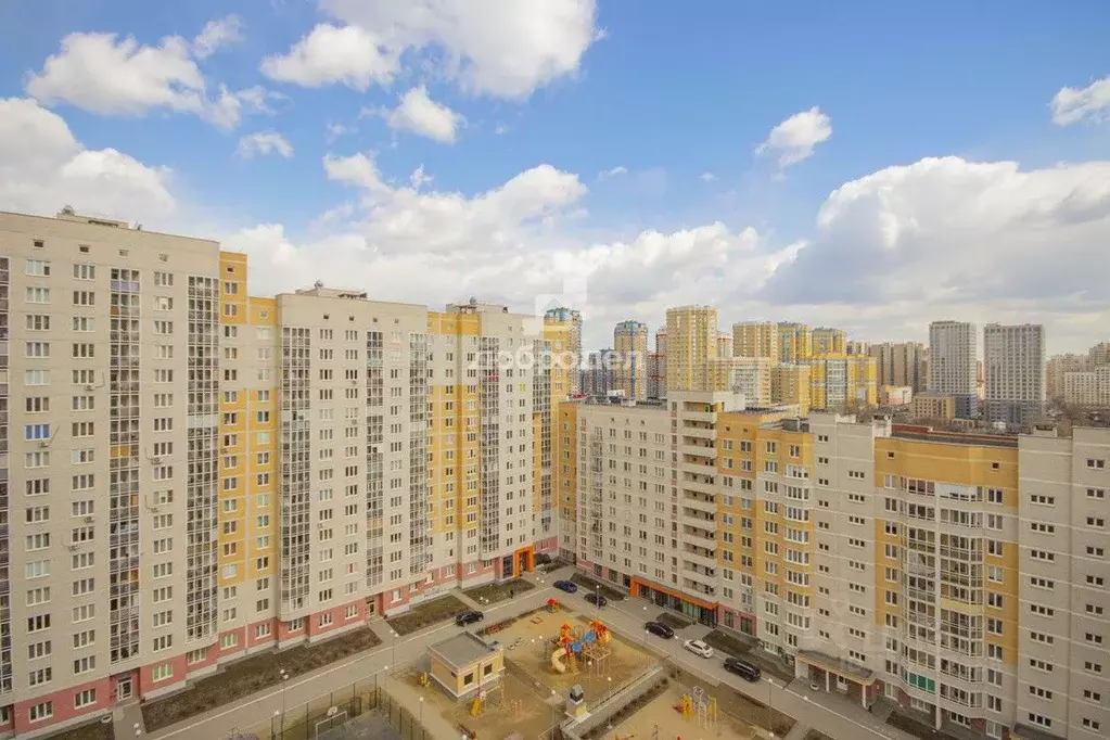 3-к кв. Свердловская область, Екатеринбург ул. Николая Островского, 5 ... - Фото 1