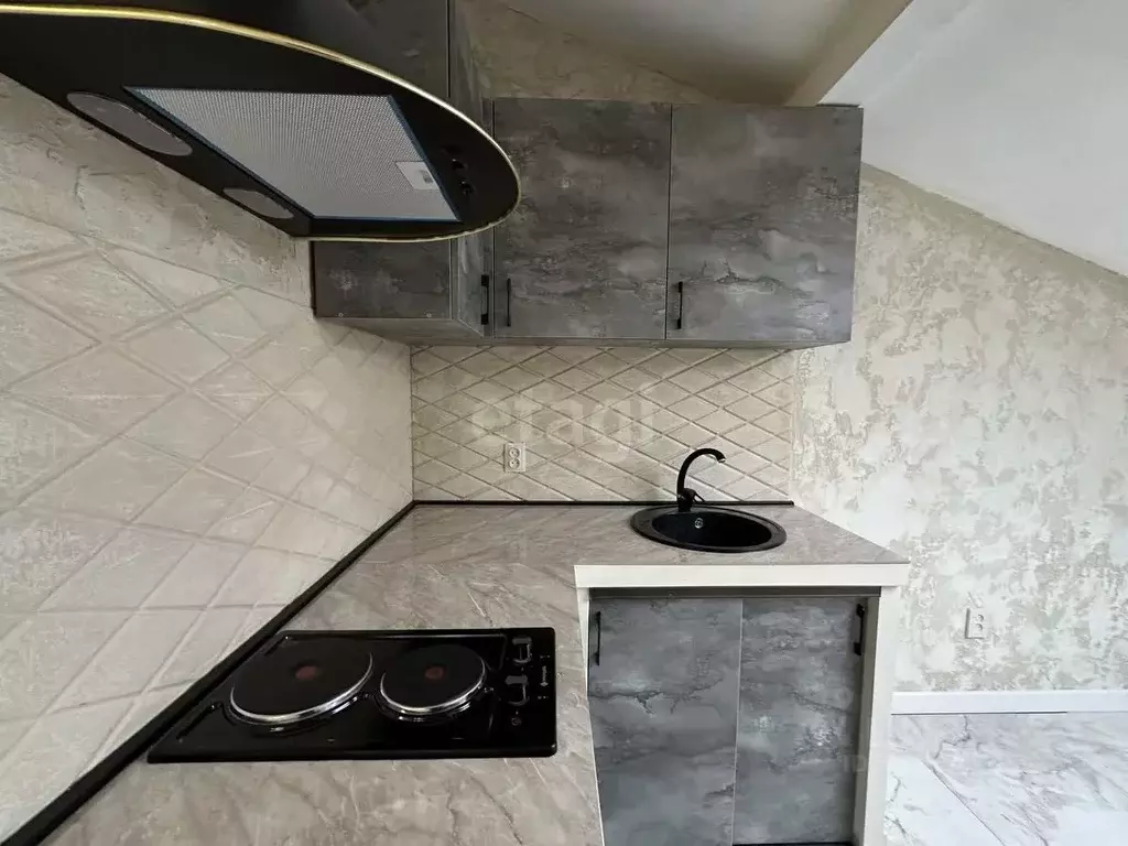 1-к кв. Дагестан, Каспийск ул. Михаила Ломоносова, 26 (50.0 м) - Фото 0