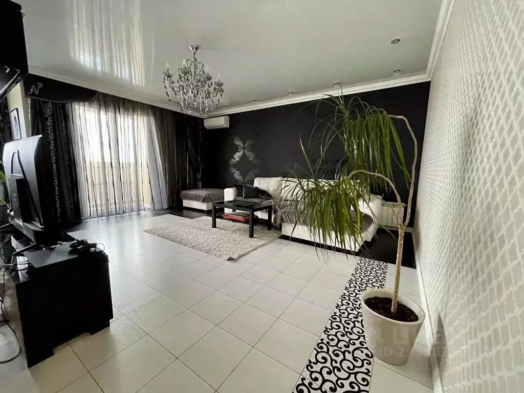 4-к кв. Самарская область, Самара Демократическая ул., 24а (147.9 м) - Фото 1