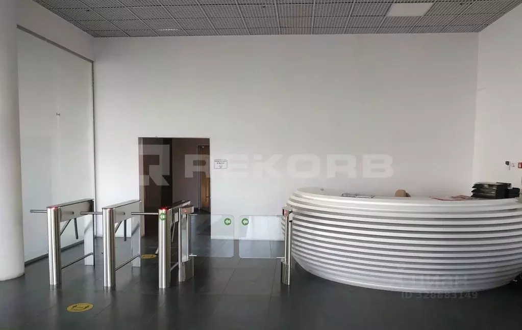 Офис в Санкт-Петербург Октябрьская наб., 10к1 (757 м) - Фото 2