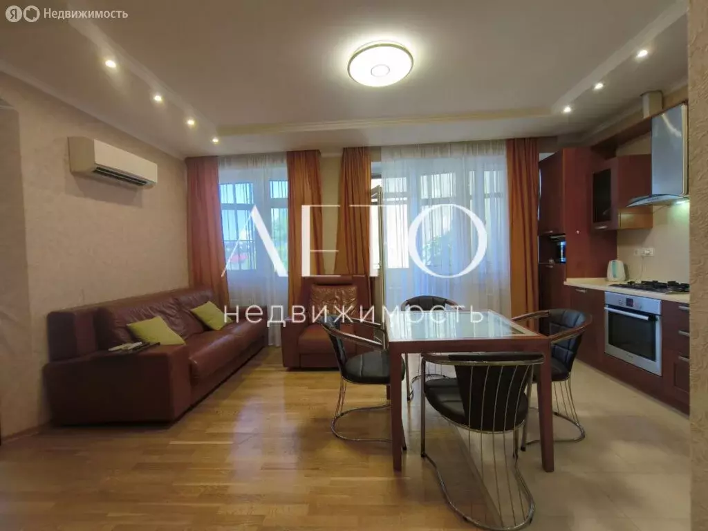 3-комнатная квартира: Сочи, микрорайон Светлана, улица Дмитриевой, 3 ... - Фото 2