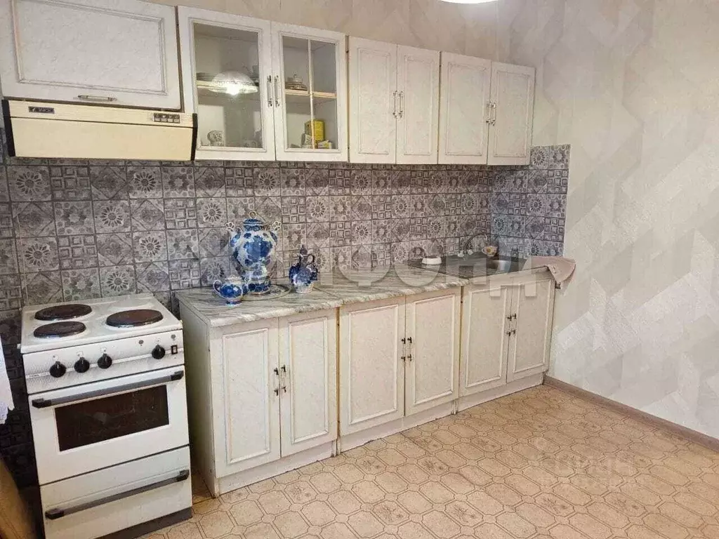 2-к кв. Хакасия, Абакан ул. Маршала Жукова, 3 (51.2 м) - Фото 1