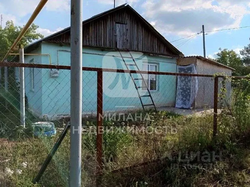 Дом в Оренбургская область, Соль-Илецкий городской округ, с. Ащебутак ... - Фото 0