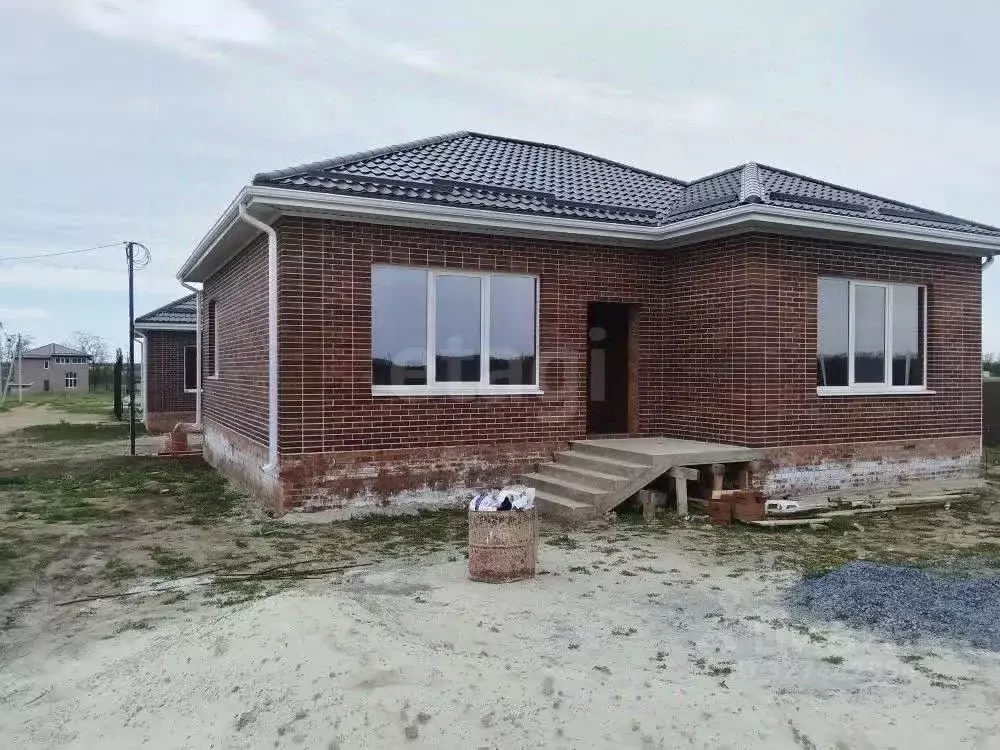 Дом в Ростовская область, Мясниковский район, с. Крым ул. Генерала ... - Фото 1