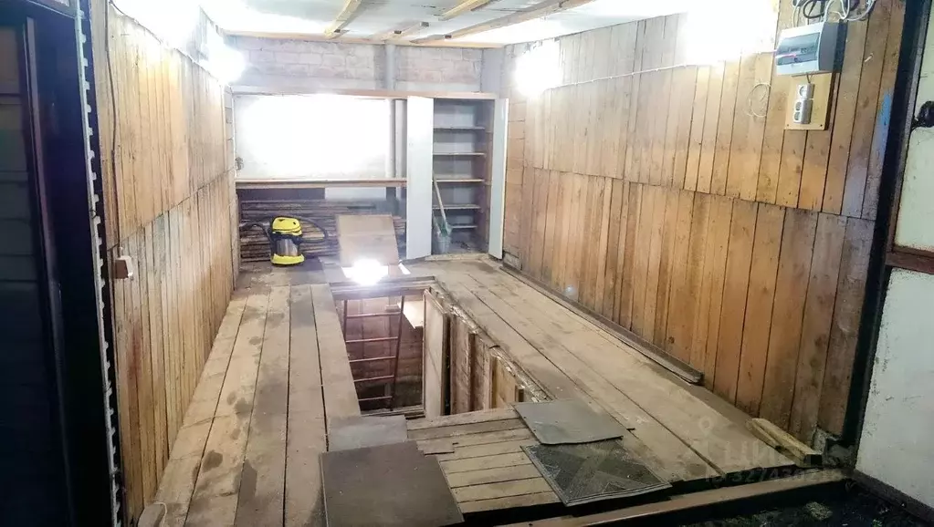 Гараж в Санкт-Петербург Кронштадтская ул., 19 (18 м) - Фото 1