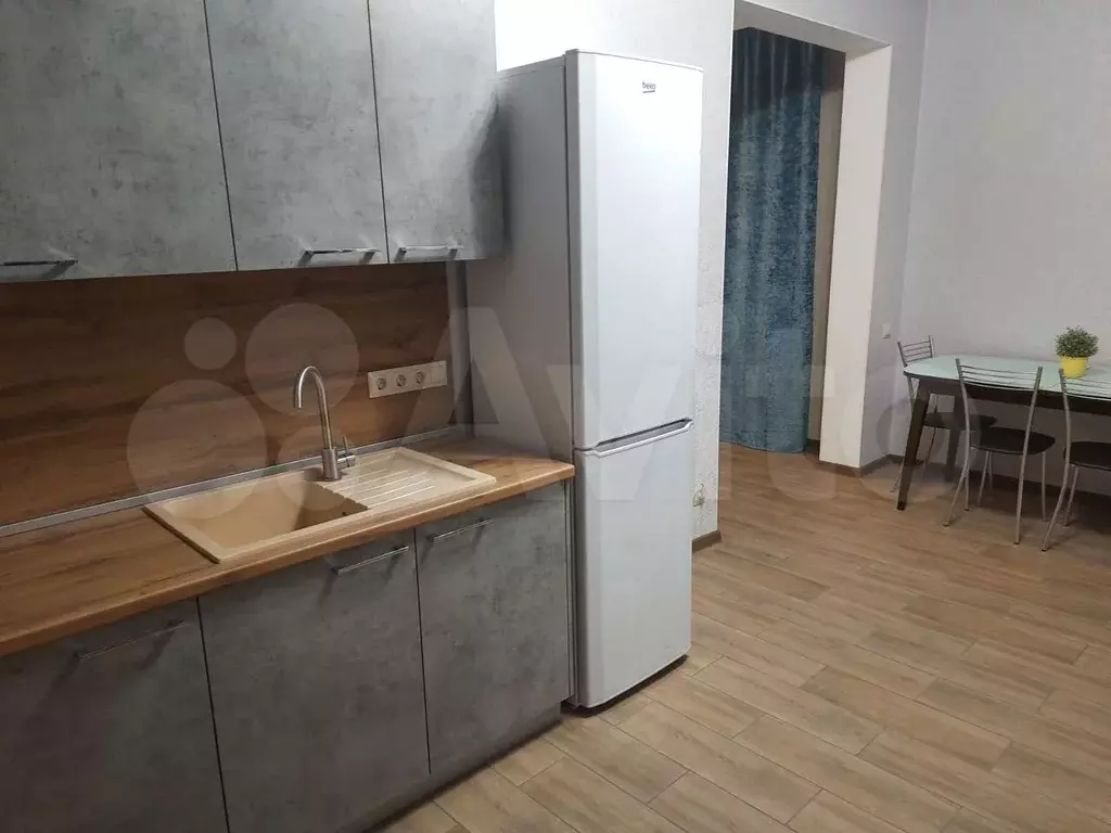 3-к. квартира, 80м, 1/3эт. - Фото 1