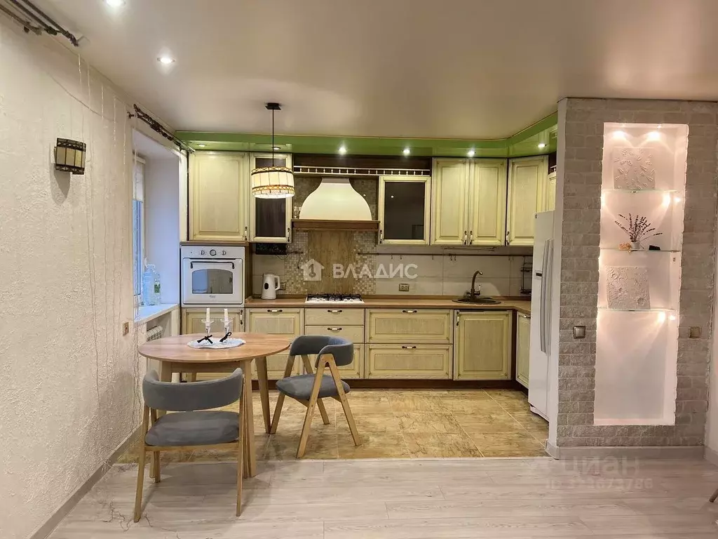 3-к кв. Владимирская область, Владимир ул. Лермонтова, 21б (100.0 м) - Фото 1