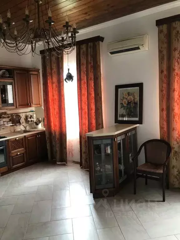 Дом в Краснодарский край, Ейск Красная ул., 87/3 (270 м) - Фото 1