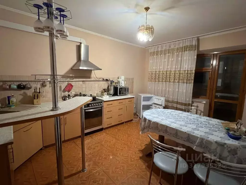 3-к кв. Белгородская область, Старый Оскол Восточный мкр, 48 (95.0 м) - Фото 0