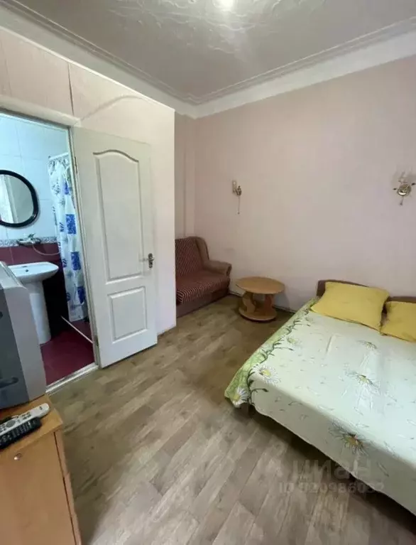 1-к кв. Крым, Феодосия ул. Баранова, 12 (18.0 м) - Фото 1