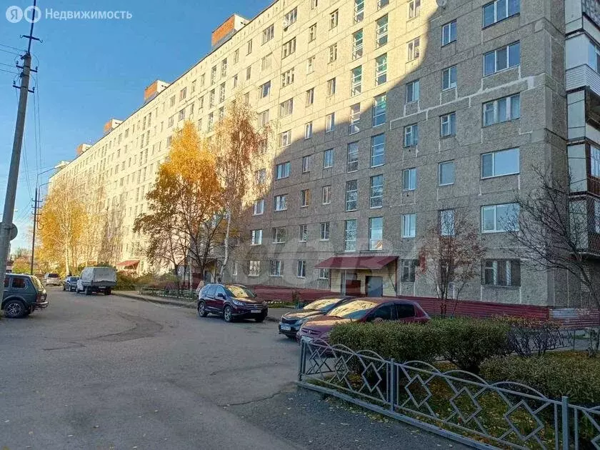 4-комнатная квартира: Тобольск, 8-й микрорайон, 28 (72.8 м) - Фото 1