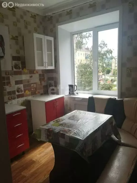 1-комнатная квартира: Междуреченск, Весенняя улица, 10 (30 м) - Фото 1