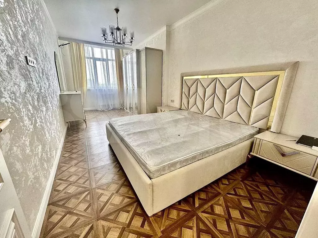 3-к. квартира, 90 м, 7/26 эт. - Фото 0