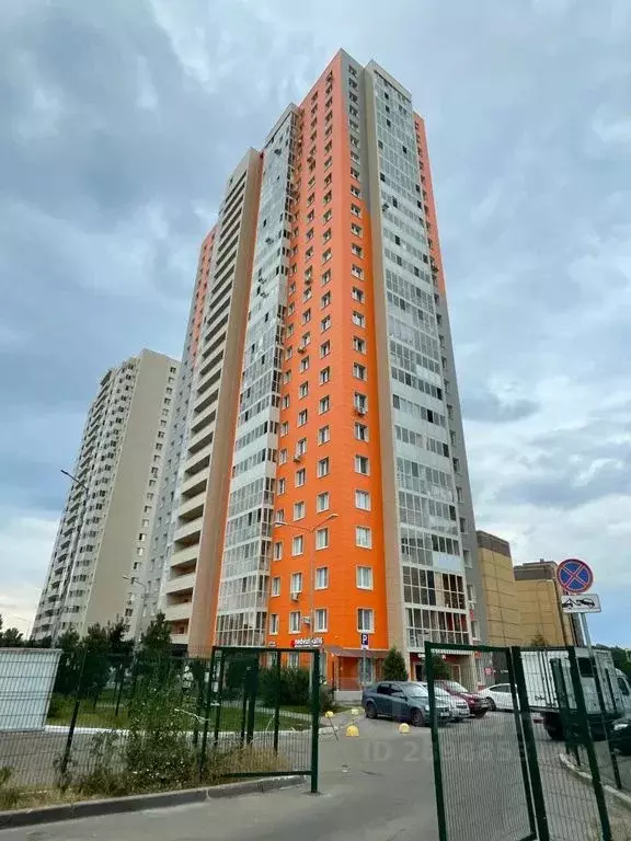 1-к кв. Татарстан, Казань ул. Рауиса Гареева, 105 (35.0 м) - Фото 0