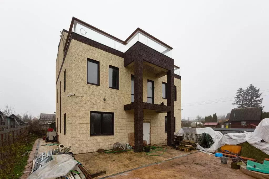 Дом в Москва д. Терехово, 9 (300 м) - Фото 1